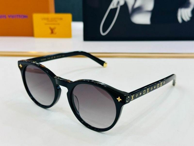 LV Sunglasses 545